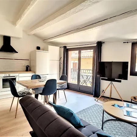 Un Balcon, Au Coeur Du Village كاسيس